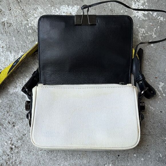 Off-White Virgil Abolh Sculpture canvas - Picture 4 of 13